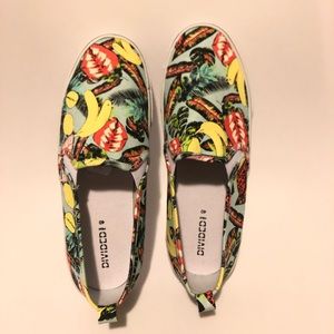 NWOT : H&M sneakers 👟